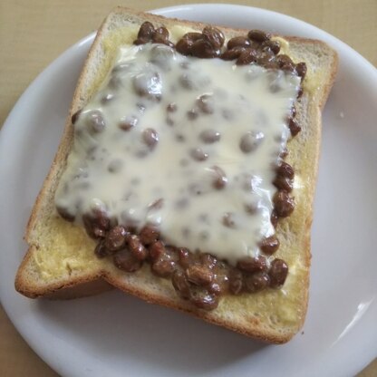 ご飯の時にもマヨ納豆はよく作りますがパンにも合いますね！美味しかったです。リピします♪